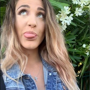 Meet your Posher, Cece